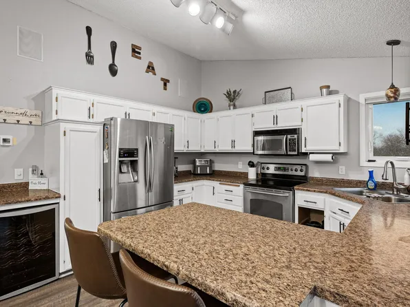 14623 Oconnell Rd, Savage, MN 55378