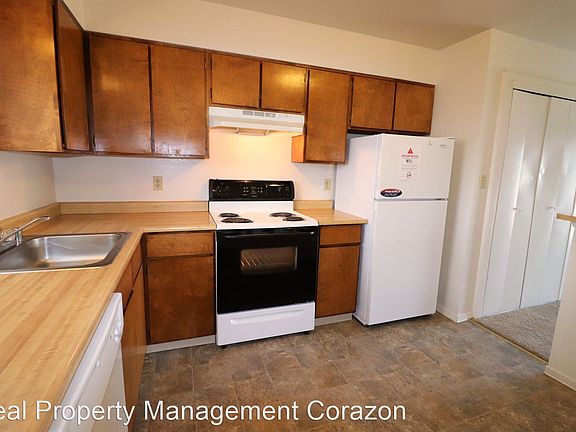5th image of 165 Esmeralda Dr #B