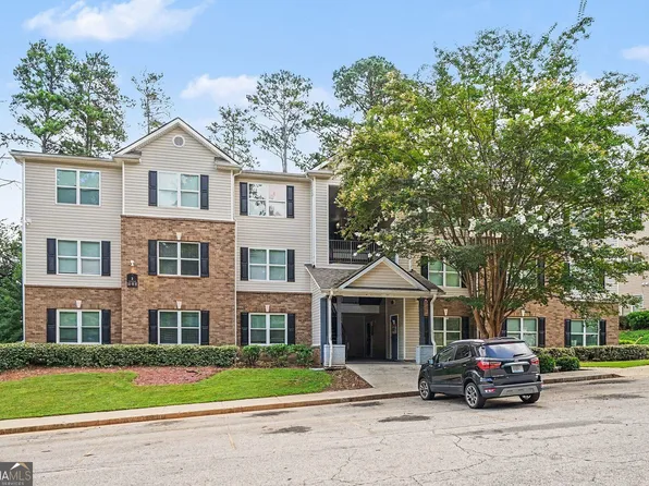 2202 Fairington Village Dr, Lithonia, GA 30038