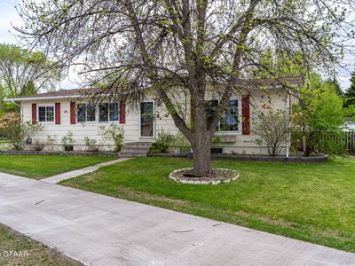 4002 Walnut St, Grand Forks, ND, 58201