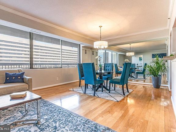 5th image of 3713 S George Mason Dr APT 611W