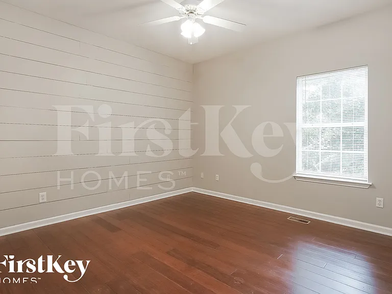 5612 Elliott Cir — Photo 11