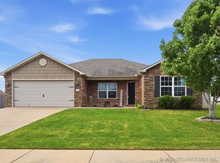 2709 W Charlotte St, Broken Arrow, OK 74011