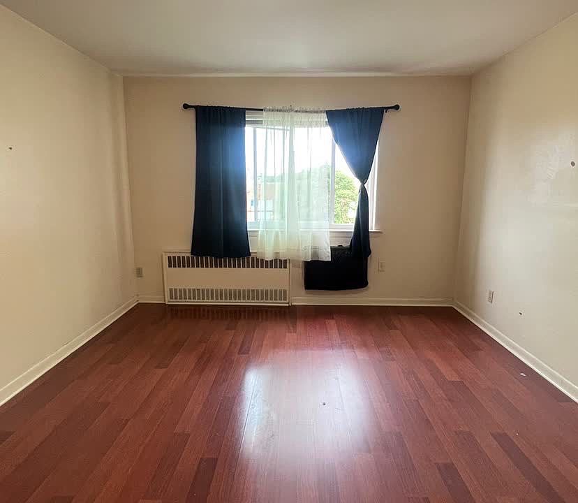 1st image of 222 Bay 40th St #1