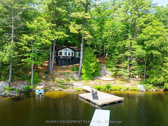 5th image of 1009 Fogo St