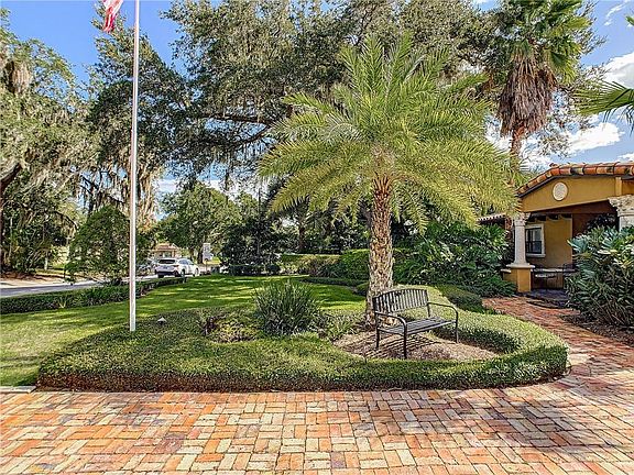5th image of 437 W Crystal Dr