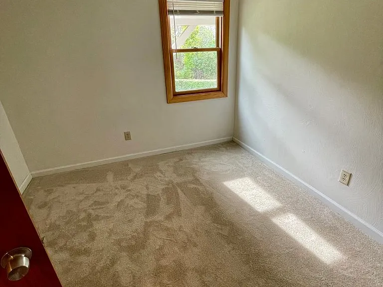 708 Torrey Ln — Photo 13