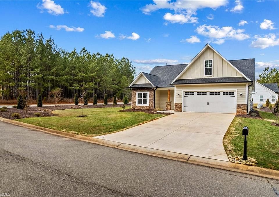 1st image of 215 Village Ln