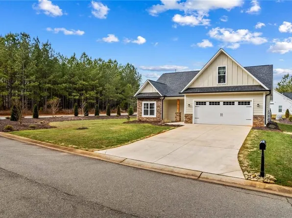 215 Village Ln, Salisbury, NC 28146