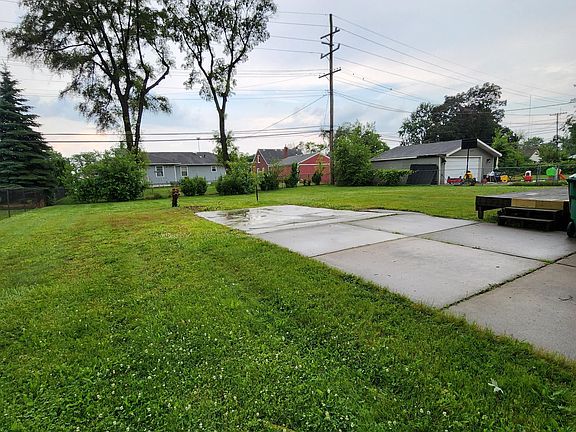 4th image of 31773 Balmoral St