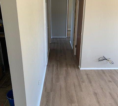 4th image of 124 N Glencoe Cir