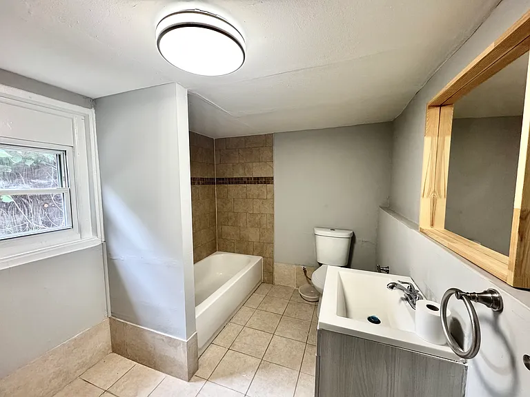 1407 N Franklin St #1 — Photo 9