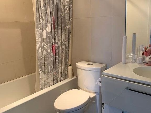 2nd image of 15 Grenville St #2410