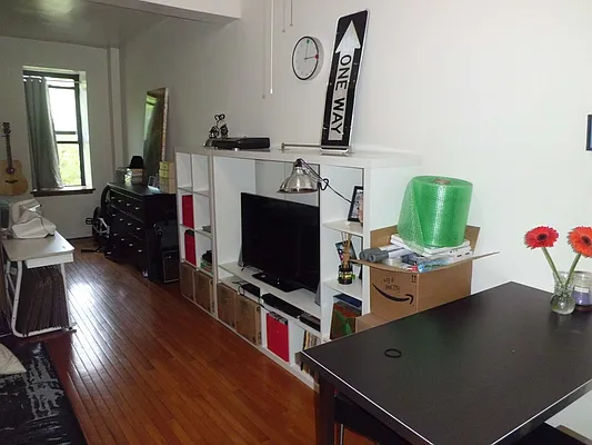 Rented by Maximus Realty Group | media 23