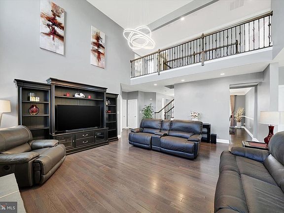 3rd image of 1238 Caitlin Way