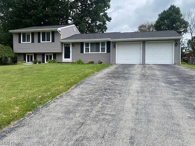 1255 Woodledge Dr photo 1