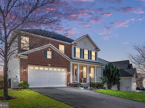 3rd image of 5 Penningcroft Ln