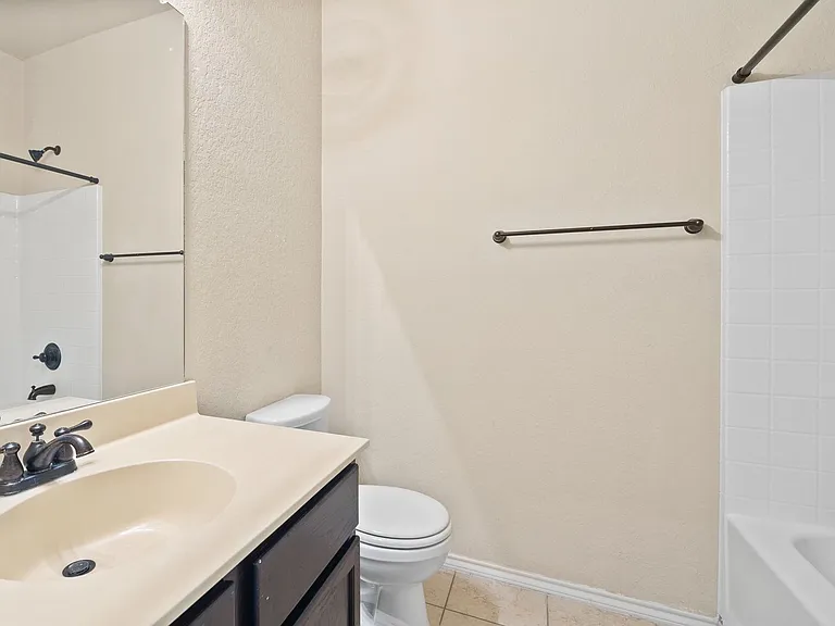 533 Creekside Cir — Photo 11