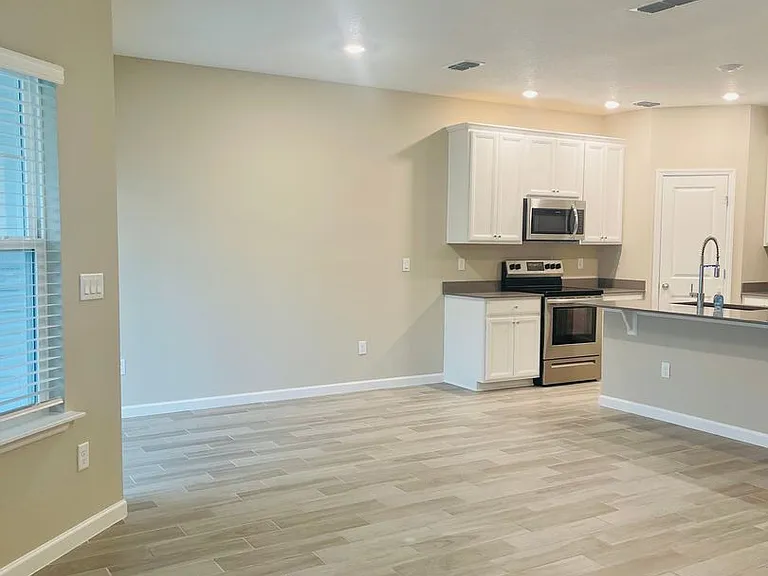 12830 Josslyn Ln — Photo 7