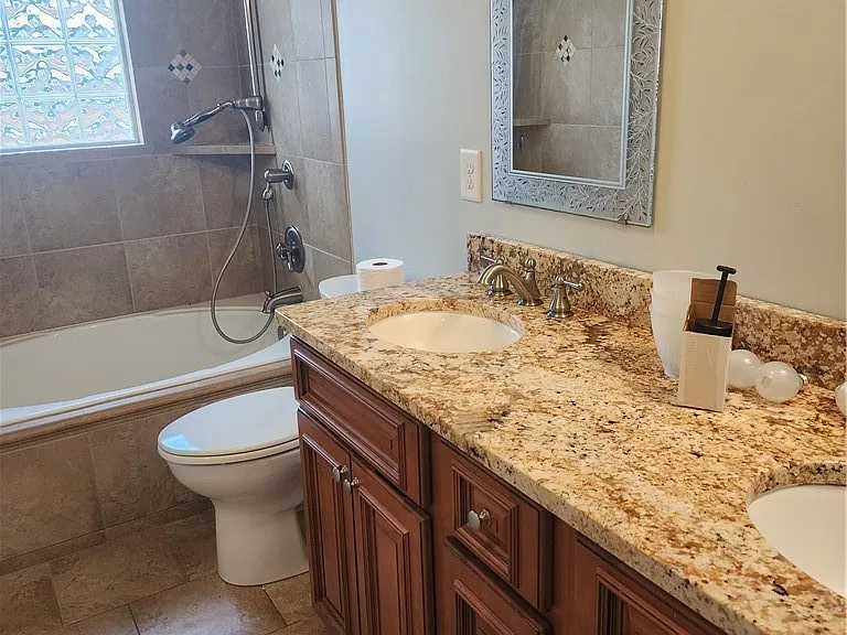 206 Britt St — Photo 10