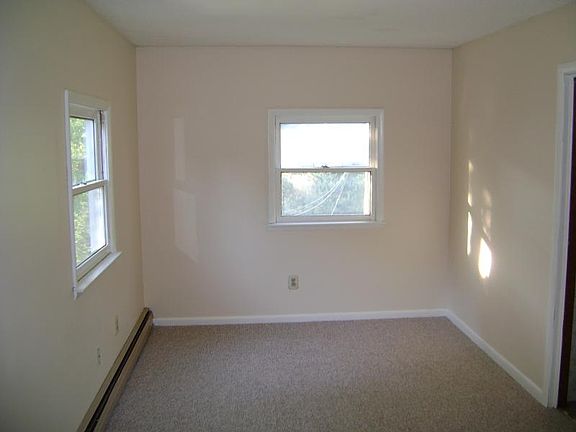 4th image of 2 Stoney Heights Ct