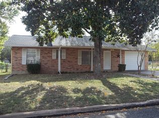 315 W Nimitz St, Fredericksburg, TX 78624