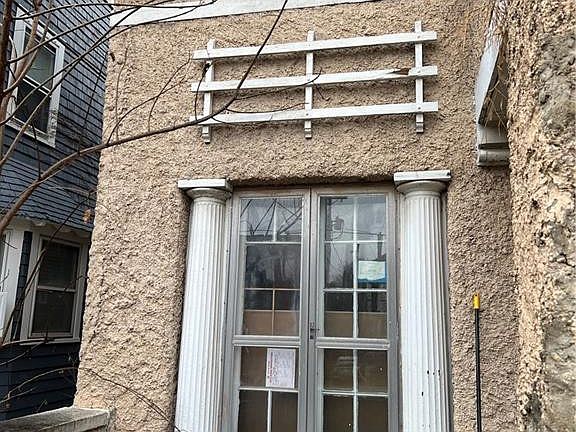 2nd image of 2443 Parkwood Ave