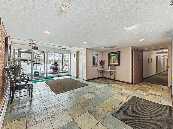 3rd image of 2201 S Stewart Ave APT 4M