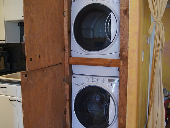 5th image of 828 21st St Unit 6