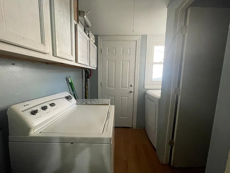 925 E Tioga St — Photo 8