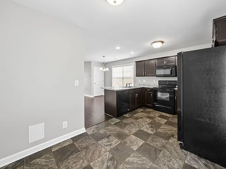 365 Sam Houston Cir — Photo 13