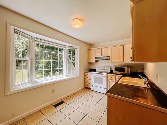 5th image of 2836 Wellesley Ct