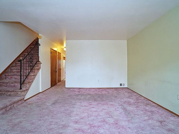 5th image of 229 Maryland Ave