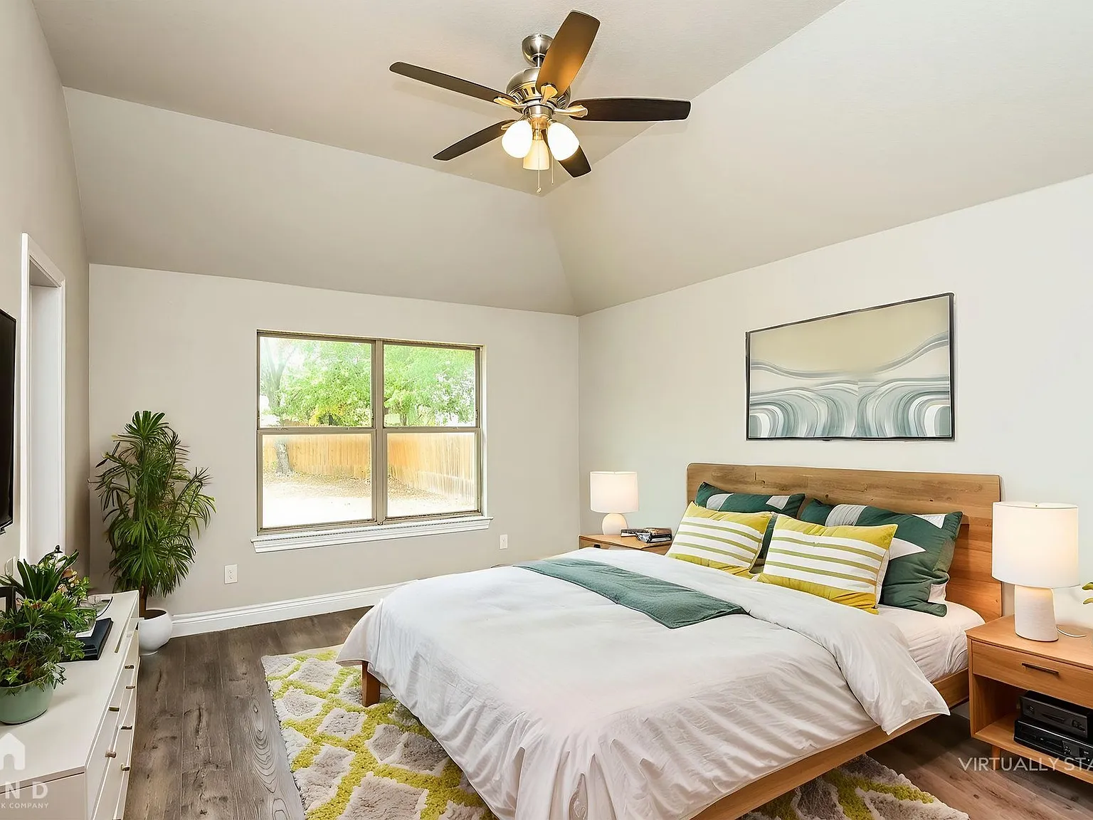 3 bed, 2.0 bath, 1504 sqft, $2,229 — Photo 4