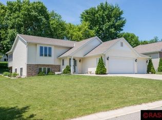 112 Mathew Ct, Eagle Lake, MN 56024