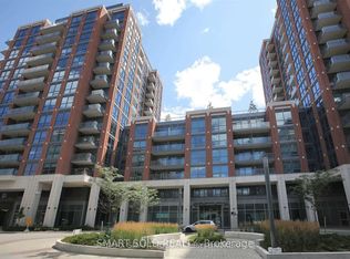 31 Tippett Rd #831, Toronto, ON M3H 0C8