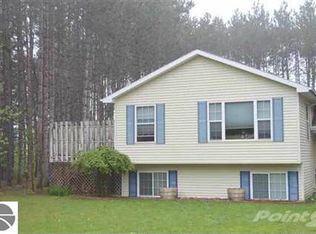 2384 Arthur Ct, Traverse City, MI 49685
