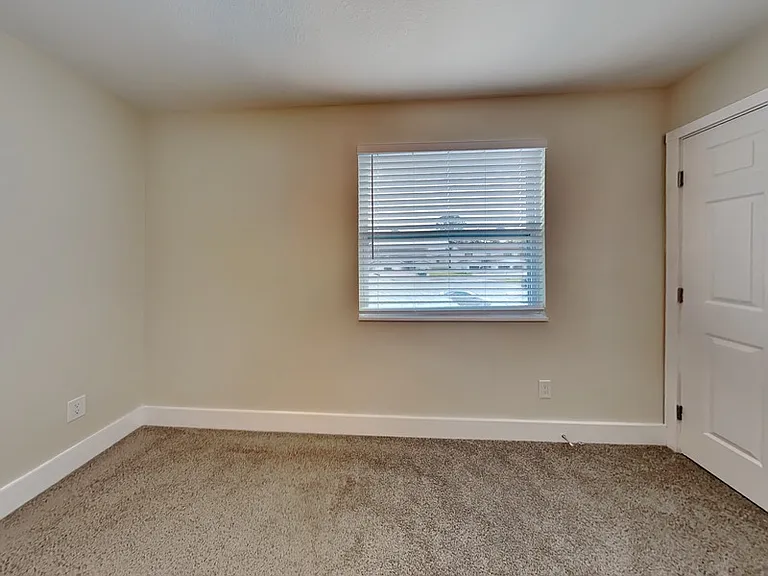 542 Verbena Ct — Photo 9