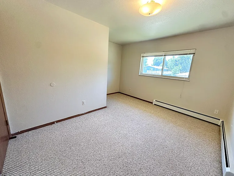 745 Nyssa Dr — Photo 5