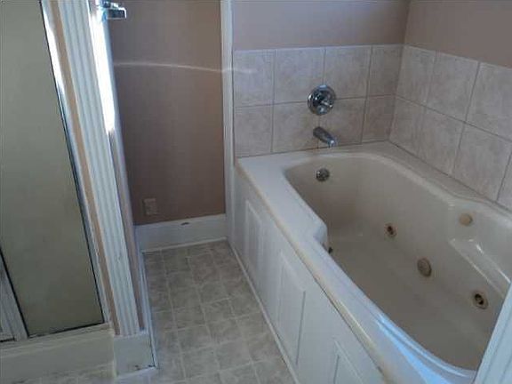 5th image of 301 Smith Carr Rd