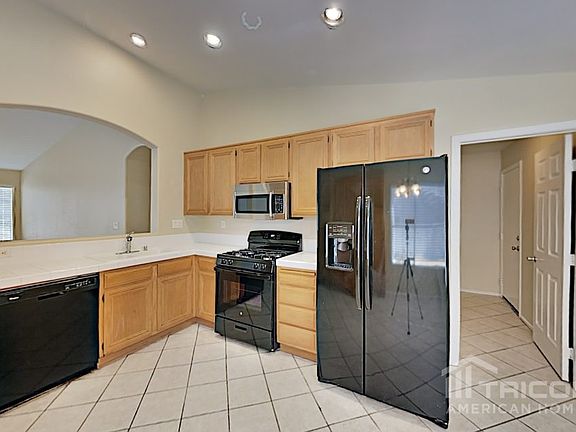 3rd image of 6232 Shadow Oak Dr