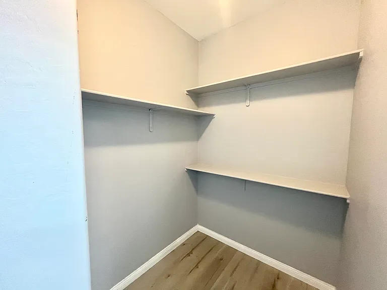 576 Glassford Ct — Photo 30
