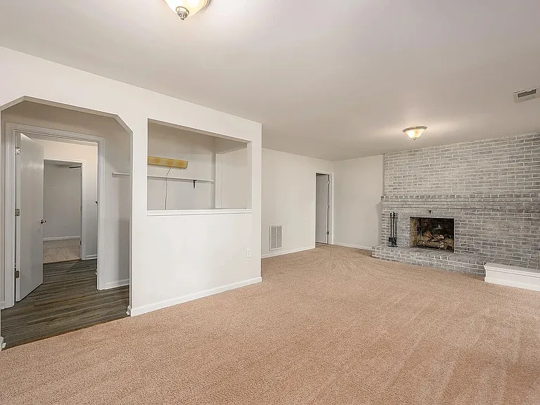 114 Harvest Dr — Photo 8