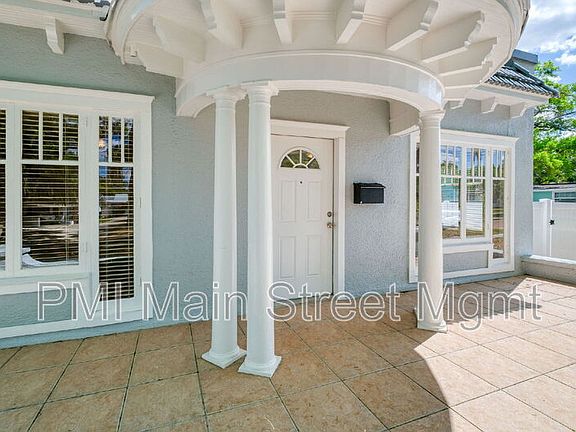 3rd image of 829 N Hyer Ave