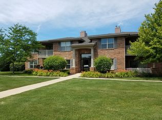 2219 Teakwood Cir #15-2240, Highland, IN 46322