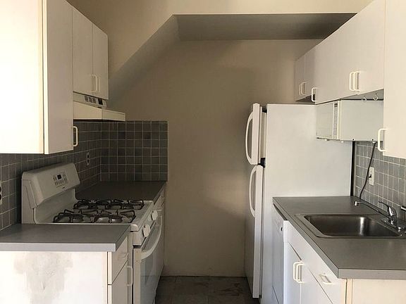 5th image of 919 Pine St APT 2F