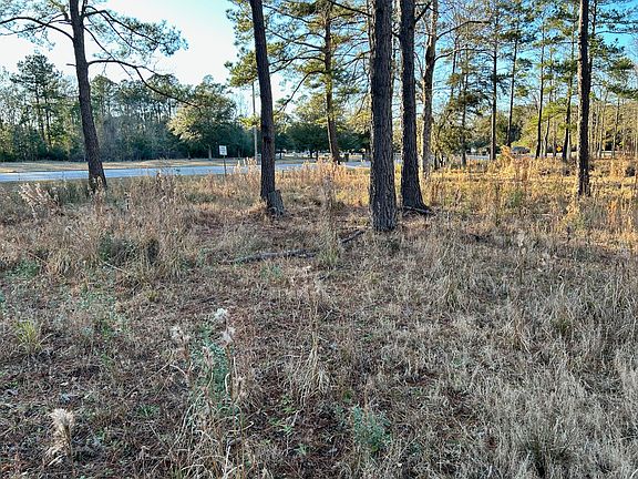 3rd image of 1420 Pinopolis Rd