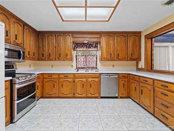 3rd image of 2116 Nightingale Ave