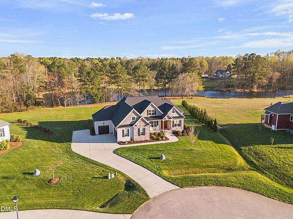 3rd image of 90 Old Spur Rd