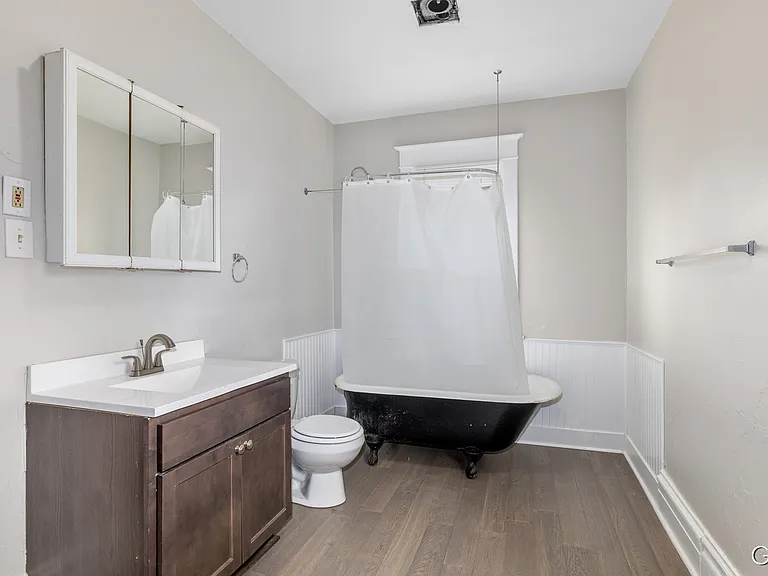 835 Bates St SE — Photo 6